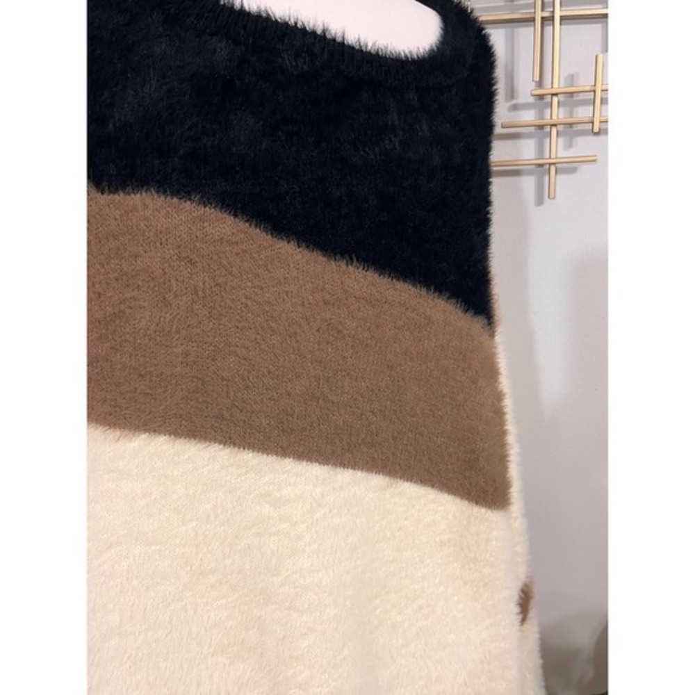 Ann Taylor Womens‎ Medium Large  Fuzzy Knit Pullover Poncho Color Block M/L New - Picture 4 of 9